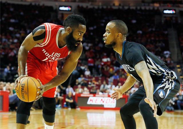 国足取首胜 国足取首胜