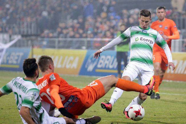 悬念迭出的 悬念迭出的